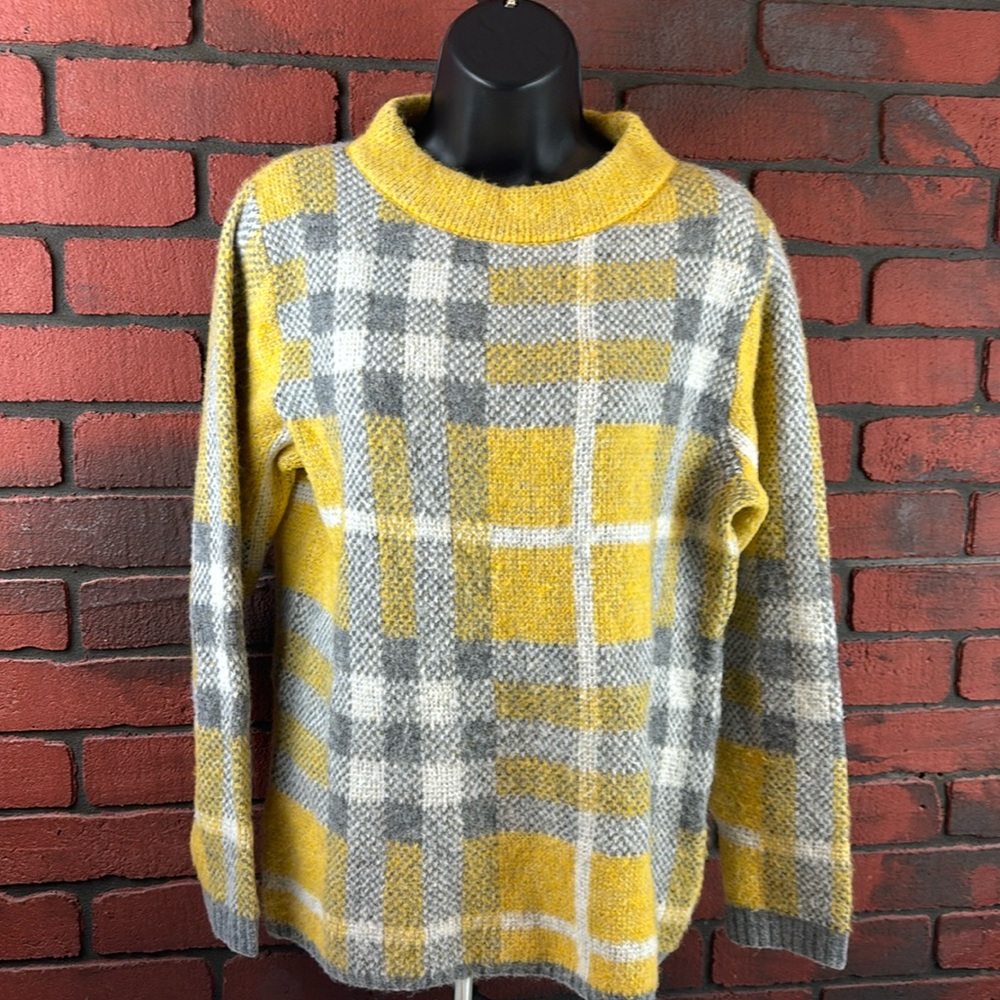 Rabe Woman's Size 10 Yellow Plaid Wool‎ Blend Sweater – Cozy, Classic, Casual